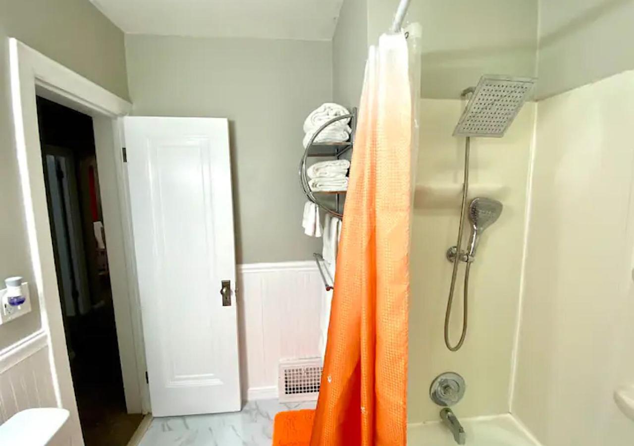 Vila La Naranja Retreat - Cozy Duplex Near Downtown With Parking, 300 Mb Wifi & Self Check In Cleveland Exteriér fotografie